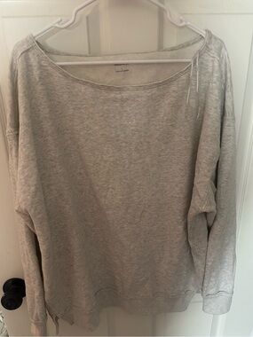 NWT Hollister off the shoulder crew